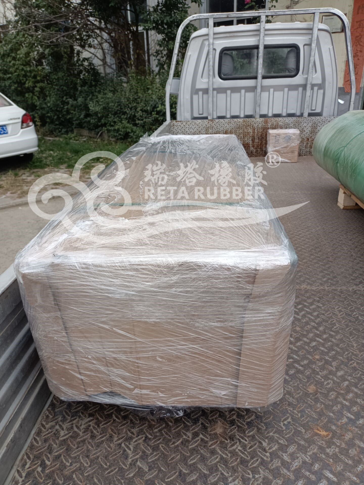 瑞塔橡膠耐磨緩沖條發(fā)貨